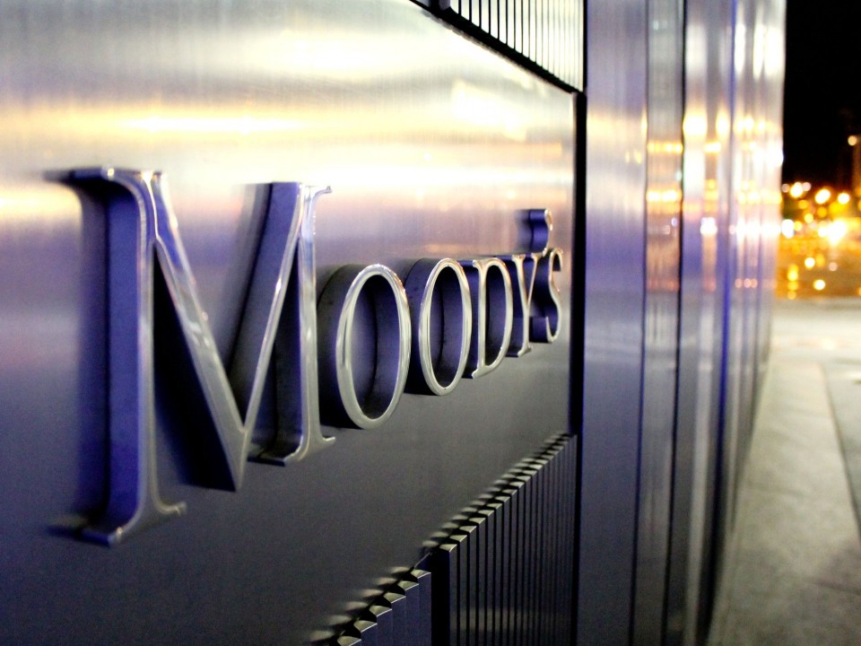 Deuda en dólares y riesgo político 2027, los dos factores que condicionan la calificación de la deuda argentina, según Moody’s