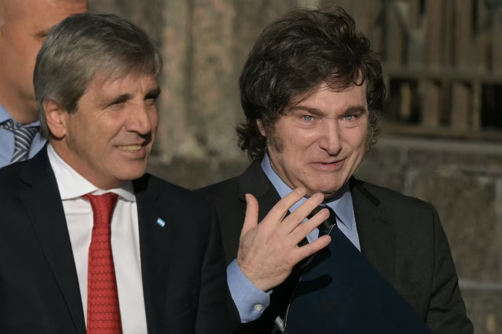 Milei avisó que sostendrá las bandas cambiarias pero la presión para levantar el cepo a las empresas irá en aumento