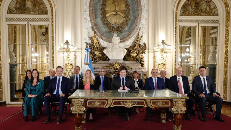 Dólar flotante: cómo es el plan acordado con el FMI para sostenerlo y qué espera el Gobierno para el debut del nuevo esquema