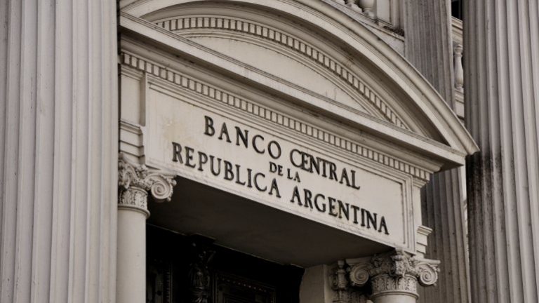 Más de una cuarta parte del préstamo del FMI se usó para financiar fuga de capitales especulativos