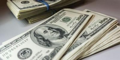Tras la suba de tasas, el dólar retrocede casi 10 centavos