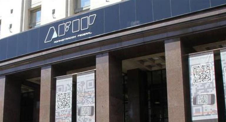 Más impuestos: proponen subir Ganancias a grandes empresas