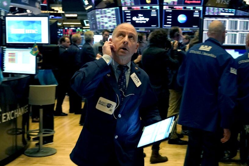 El éxito del canje no impulsó al mercado, que ya mira el “más allá”