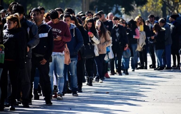 La tasa de desempleo fue de 11,7% en el 3° trimestre: “corregida”, estuvo en la zona del 20%