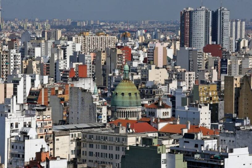 Los bancos públicos ayudan a deudores hipotecarios UVA mentras esperan anuncios del Gobierno