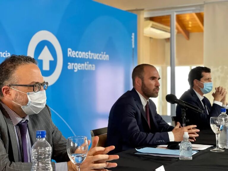 La economía de los próximos meses, navegando entre incertidumbres y certezas