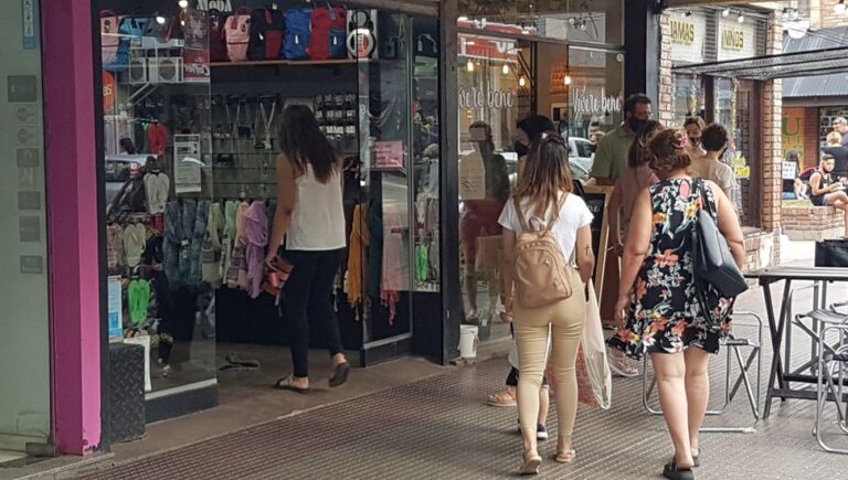 Ferreres: la actividad económica creció 1,1% anual en febrero