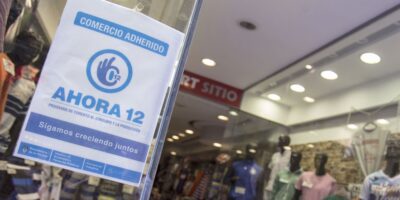 Ahora 12: con la resistencia de los bancos, el Gobierno negocia contra reloj para lanzar planes de 24 y 30 cuotas