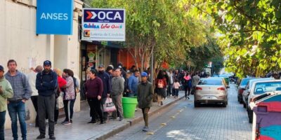 Anses: largas filas para solicitar el nuevo bono de .000